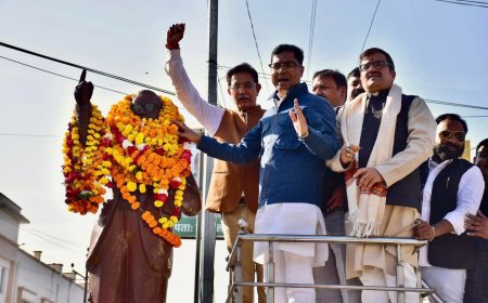 सांसद अनुराग शर्मा ने भाजपा कार्यकर्ताओं के साथ बाबा साहेब डॉ. भीमराव आंबेडकर जी की प्रतिमा पर अर्पित की श्रद्धांजलि