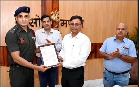 झांसी में पॉकेट नाइफ से डिलीवरी कराने वाले मेजर सम्मानित: रेलवे स्टेशन पर महिला का सुरक्षित प्रसव कराया था, DRM बोले- बिना स्वार्थ मानवता की सेवा की